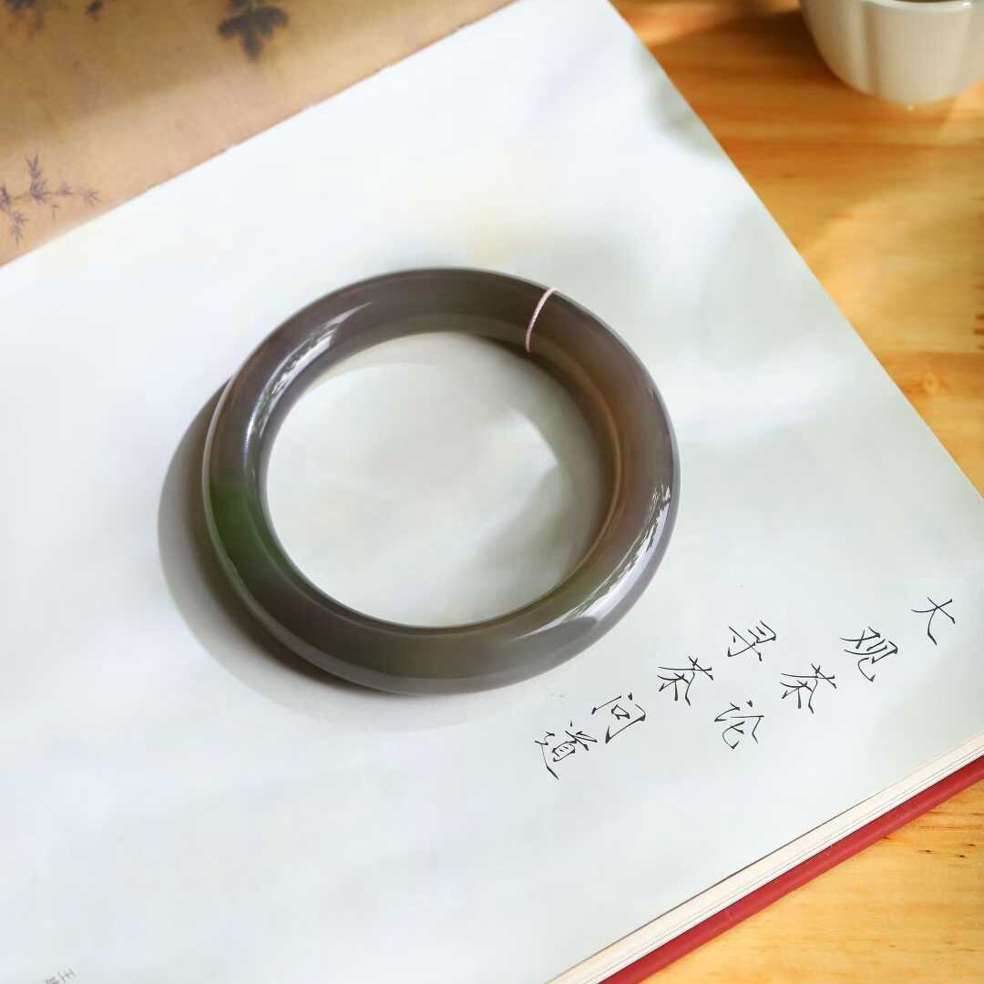 玉器工艺品天然新疆和田玉青海料老料烟紫俏翠色素面镯女款手镯