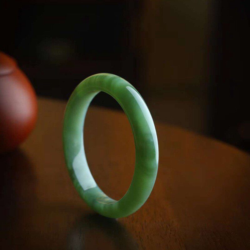 玉器工艺品天然新疆和田玉俄料碧玉老料猫眼素面镯手镯女款供应链