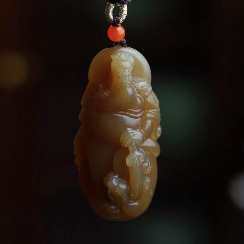 天然和田玉玉器供应链新疆且末料老料满糖色玉石关公武财神吊坠