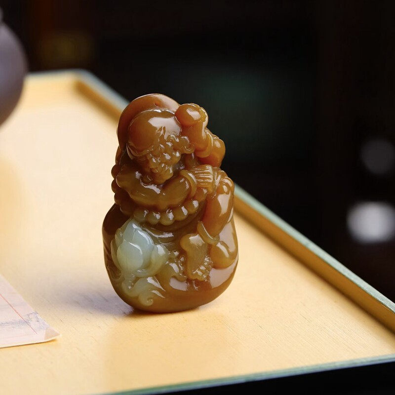 天然新疆和田玉玉器工厂店新疆且末料糖料老料罗汉玉石挂件带证书