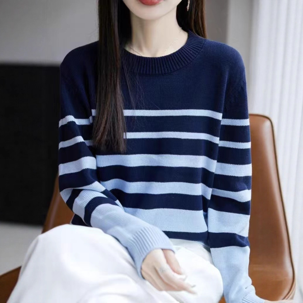 秋冬新款圆领撞色条纹纯