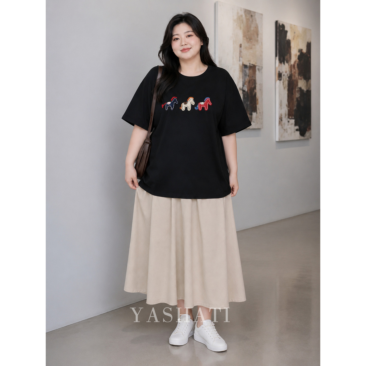 娅莎媞大码女装 200斤胖mm宽松显瘦松弛感刺绣印花短袖T恤上衣 女