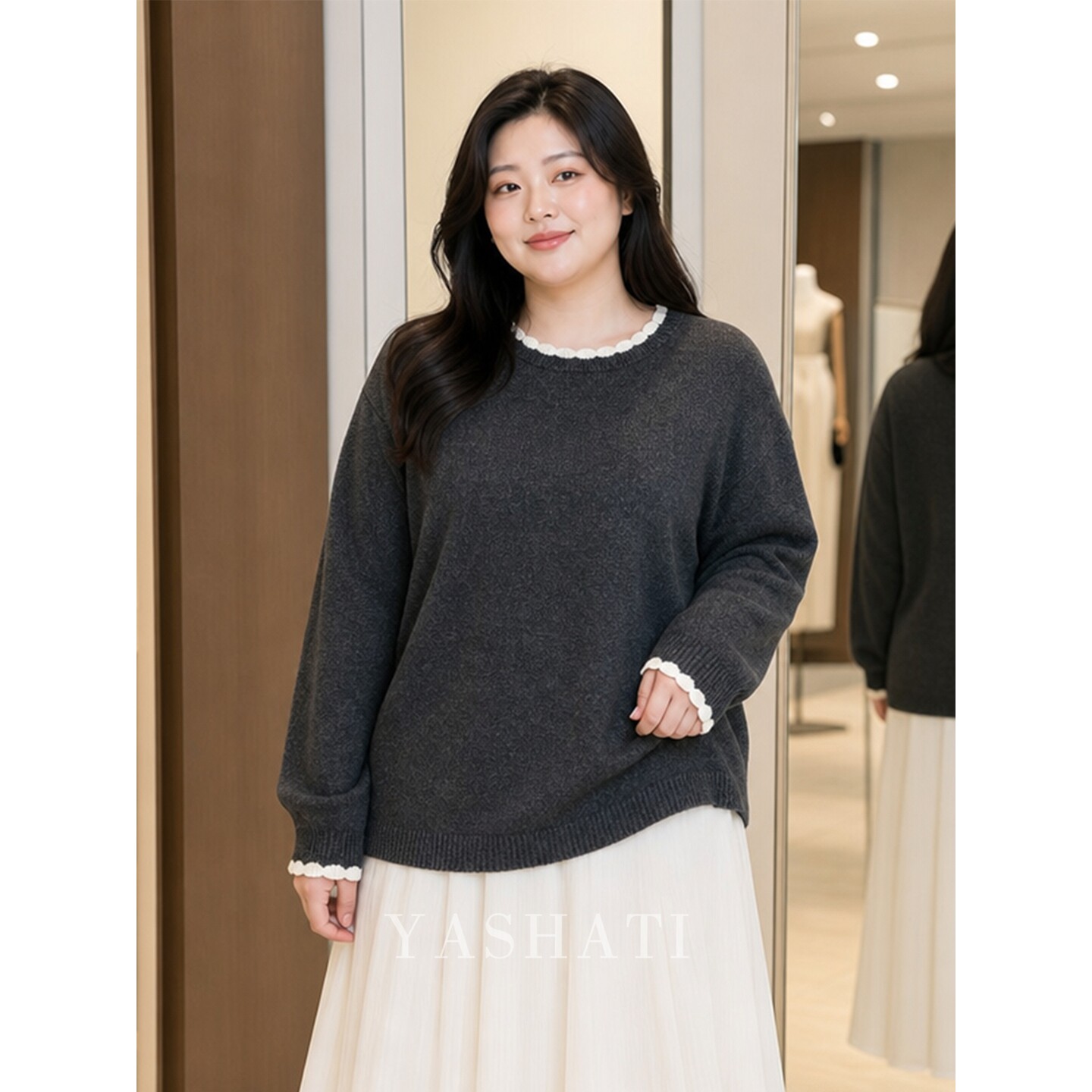 娅莎媞大码女装 200斤胖mm秋季圆领时髦蕾丝花边宽松内搭针织衫女