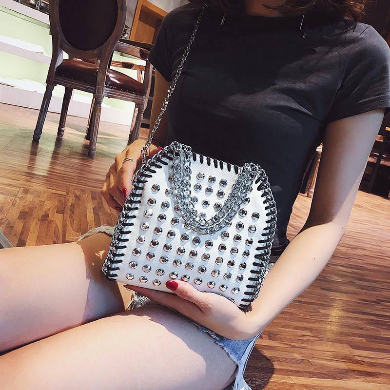 时尚女包2025新款高档斜挎包百搭2025夏新款美PU小方包链条斜挎包