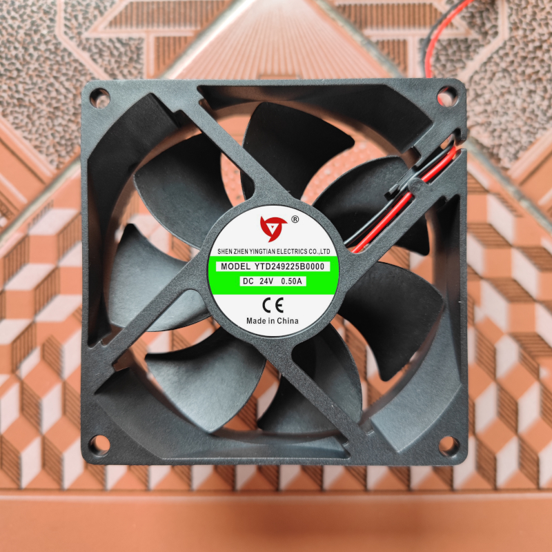 YTD249225B 24V 0.45A 0.5A 二十四伏 变频器 里面 方形风机