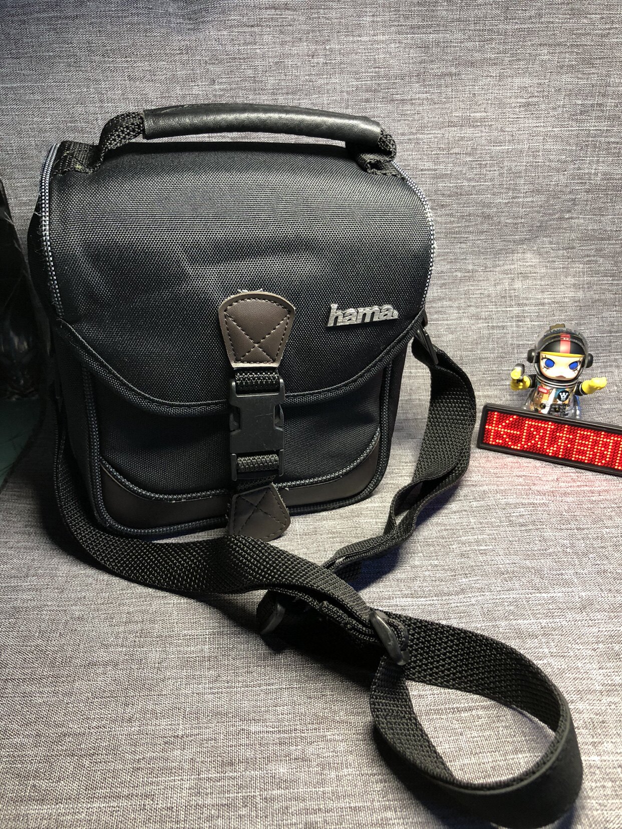 德产hama肩挎小布包 内有海绵防震隔层装单反及镜头均可品相不错