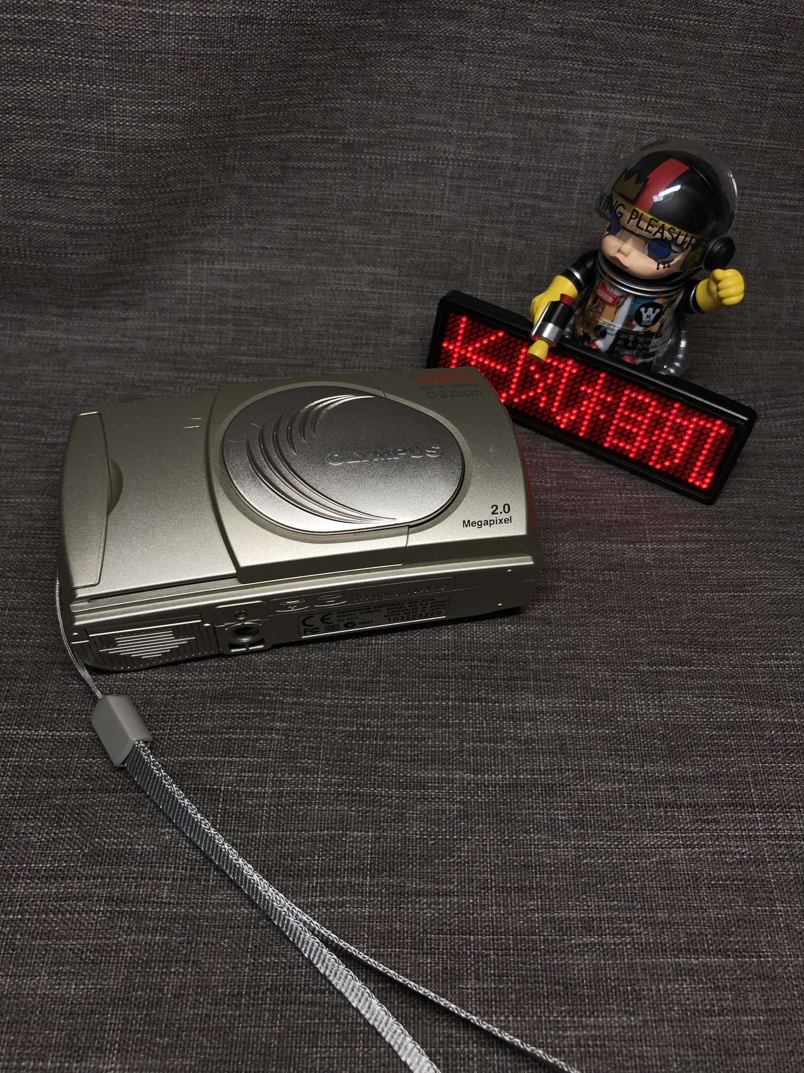 olympus奥林巴斯c-2zoom滑盖开机ccd数码相机成像复古怀旧