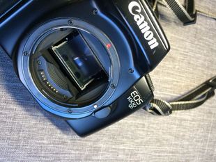 编号1279 佳能eos1000qd135单反胶片机身功能佳取景框透亮 包邮