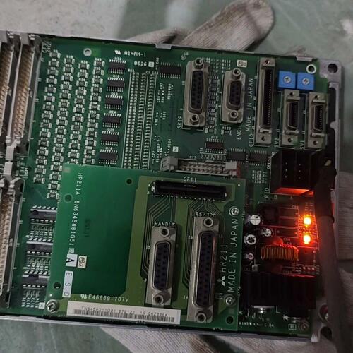 FCU6DX451三菱IO板带HR211议价