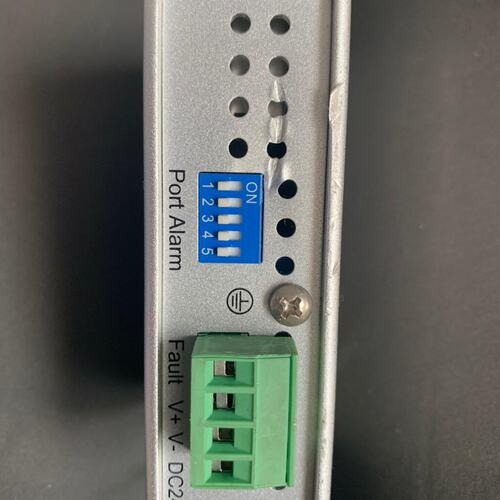 Korenix科洛理思JetNet2005交换机面板有一处议价