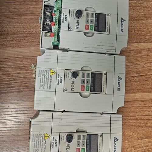 台达变频器VFD022M43B2.2kw三台议价