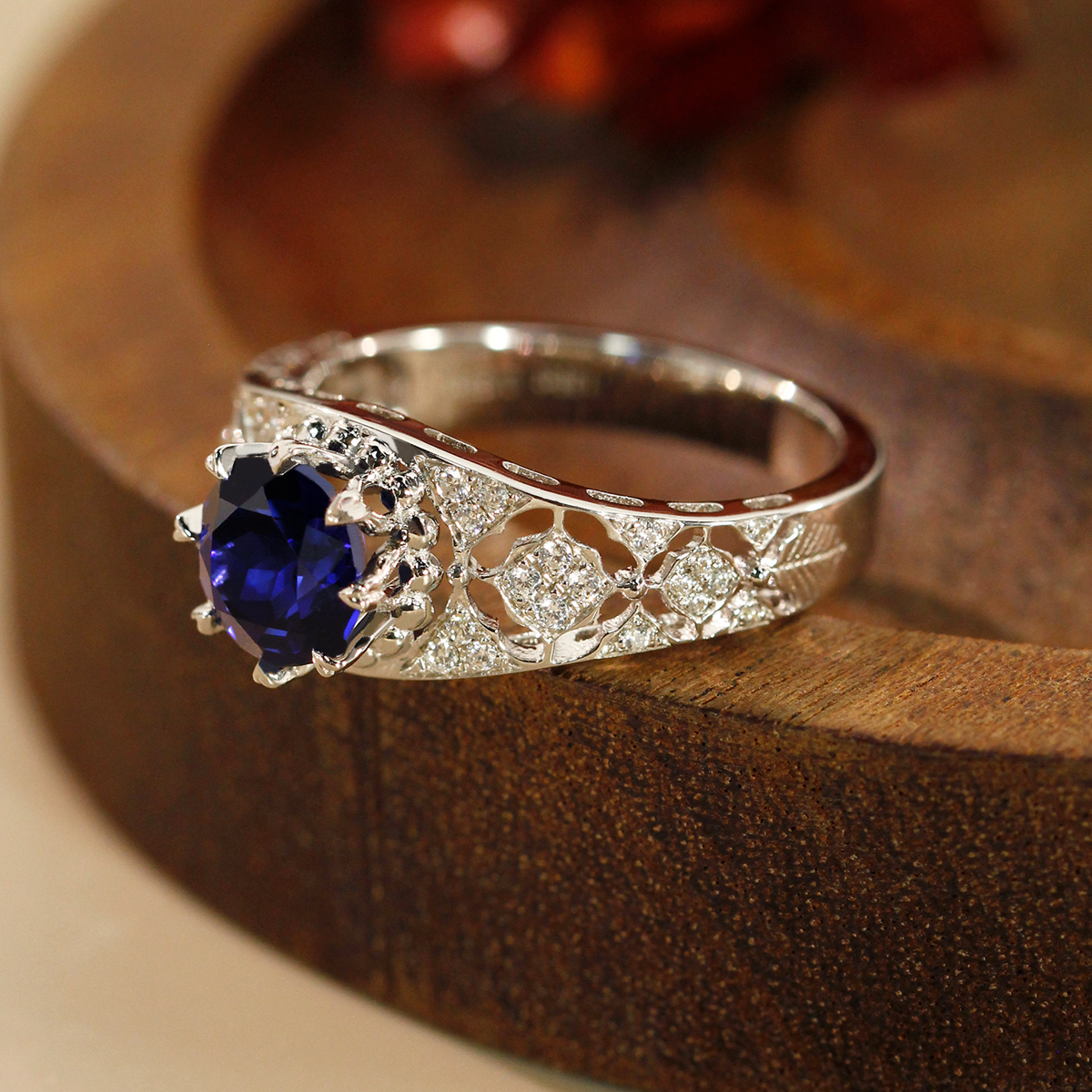 S925银培育圆形蓝宝石戒指