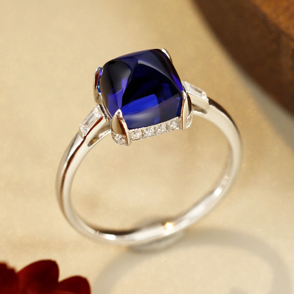 S925银培育糖塔蓝宝石戒指大气