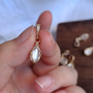 精致通勤天然月光石吊坠女特价福利项链坠定制设计感百搭日常推荐