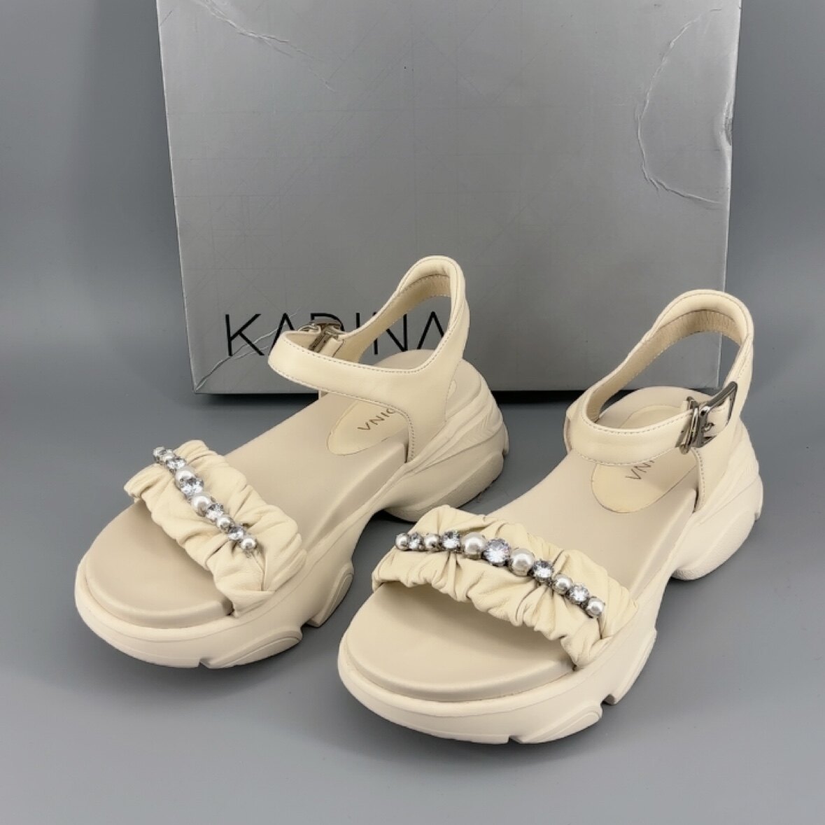 卡迪娜品牌撤柜断码真皮时尚百搭时装羊皮女凉鞋L-13图片