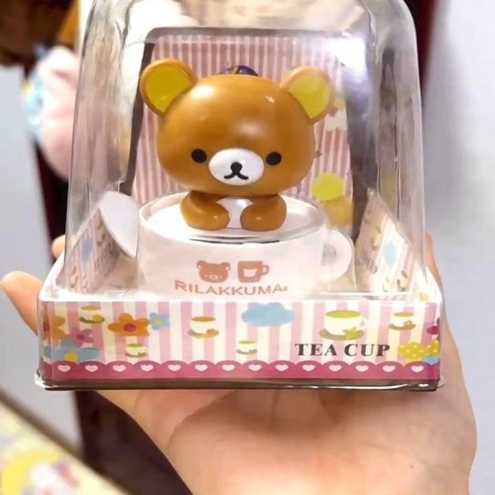 点头小熊可爱太阳能摇头轻松熊公仔装饰品Q版车上用品摆件汽车内