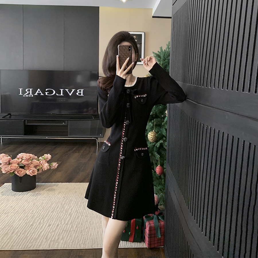 黑色蝴蝶结针织连衣裙