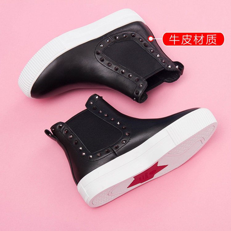 真皮短靴子女黑色牛皮切尔西靴厚底休闲平跟水台铆钉冬SS64117260