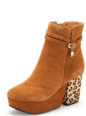 大码羊猄真皮短靴子女冬超高粗跟水台豹纹拼接拉链圆头FB24S7R011