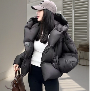 2026秋季新款时尚流行女士黑色短款羽绒服加厚连帽保暖时尚外套