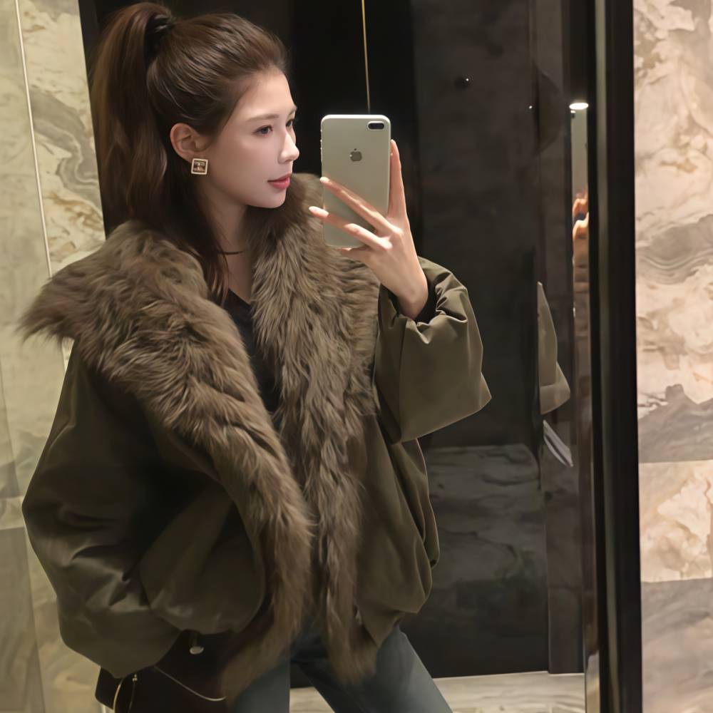 中长款绿色毛毛领皮草拼接款外套