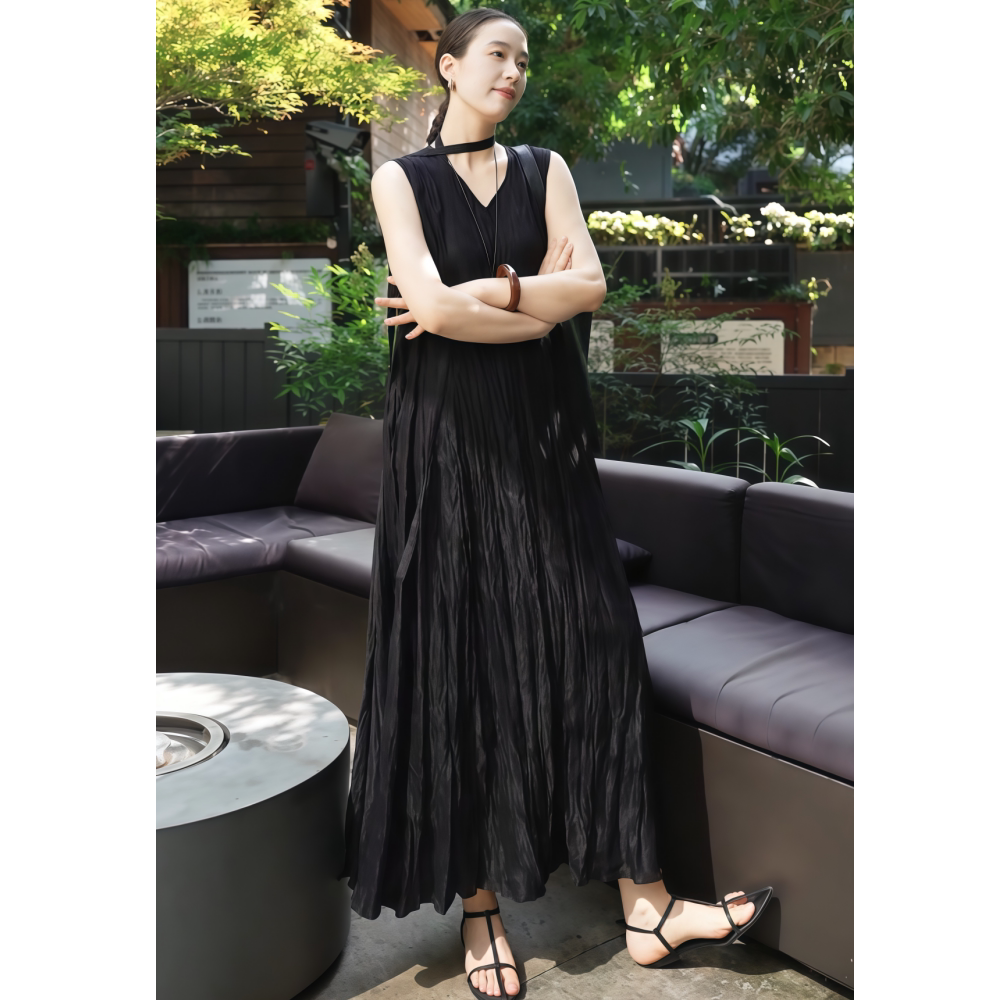 长款黑色褶皱纹理无袖连衣裙女