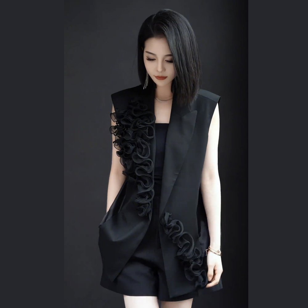 秋季服饰气质高级衣服花朵黑色