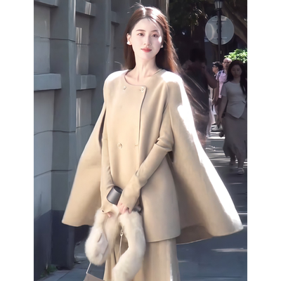 显瘦中长款米杏色斗篷款毛呢外套