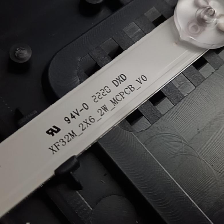 适用杂牌机日彩王牌LED3218液晶电视背光灯条XF32M_2X6_2W_MCPCB