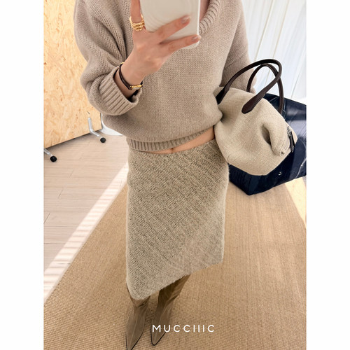 【9/17 20:00】MUCCHIC/ 简约80s复古老钱风斜纹针织中腰半身裙