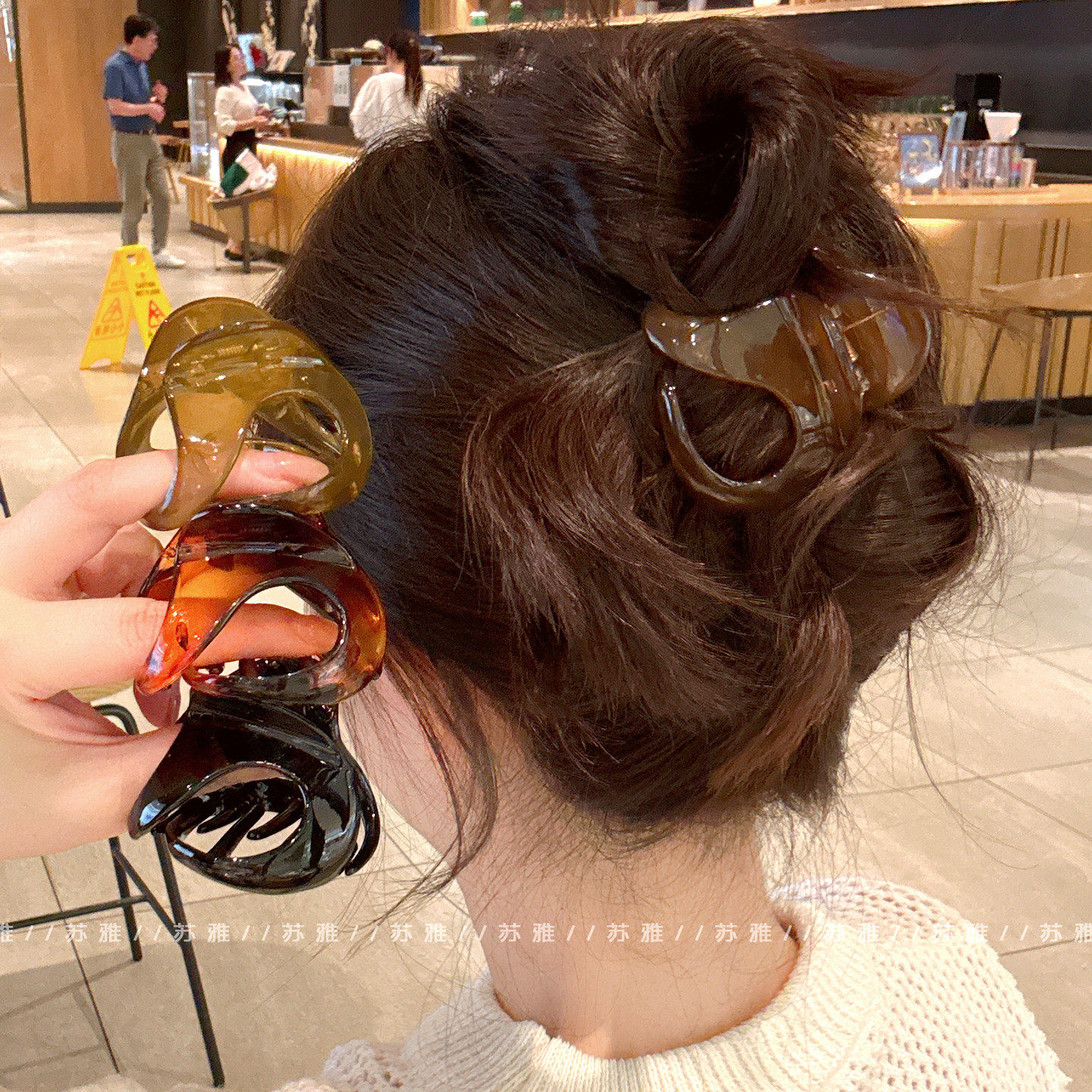 时尚简约盘发鲨鱼夹抓夹半扎发