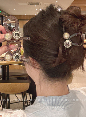 轻奢半扎发鲨鱼夹抓夹女发量少中号高级感2025新款发夹后脑勺夹子