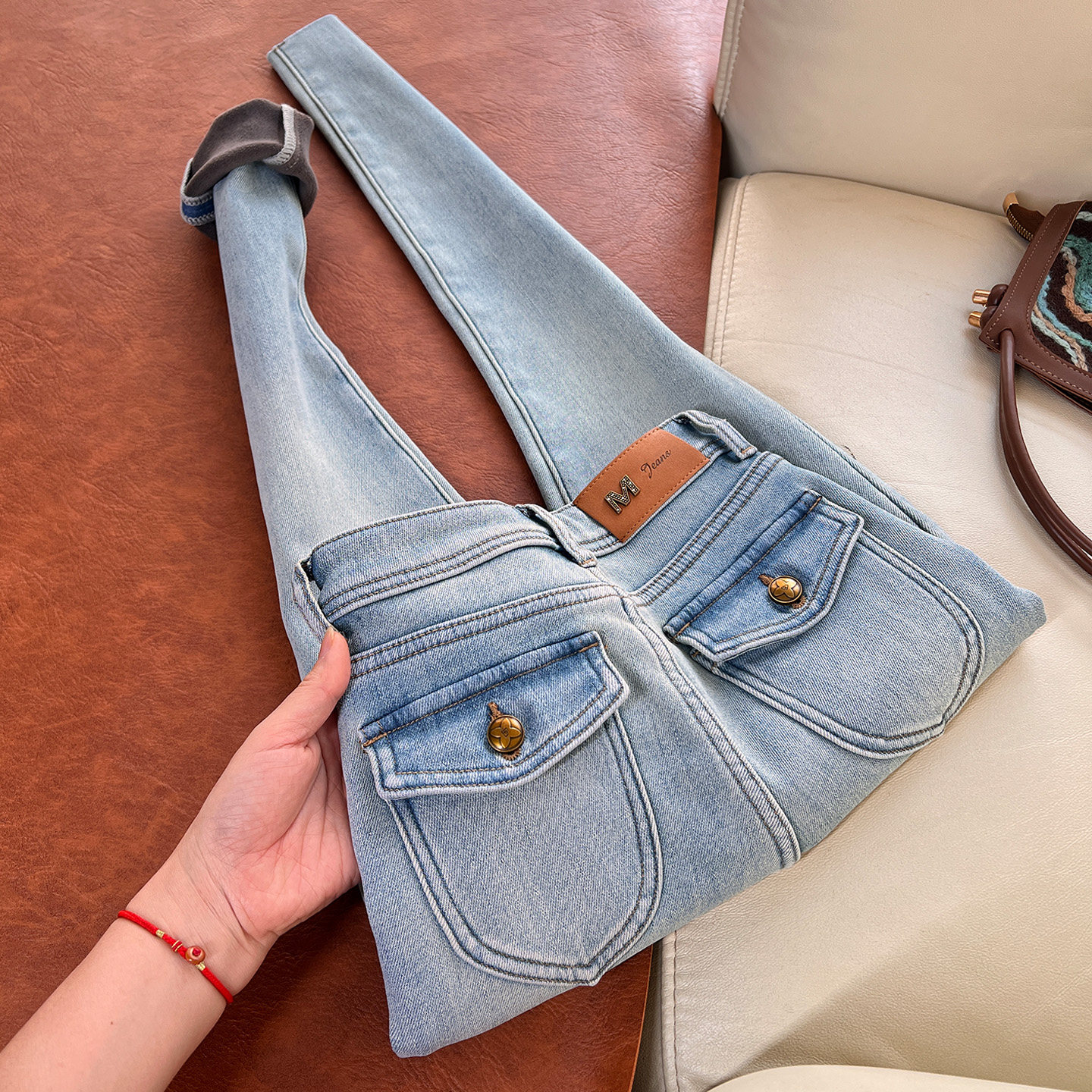 洋气~浅蓝色高腰加绒牛仔裤女冬季加厚2025新款修身显瘦小脚靴裤