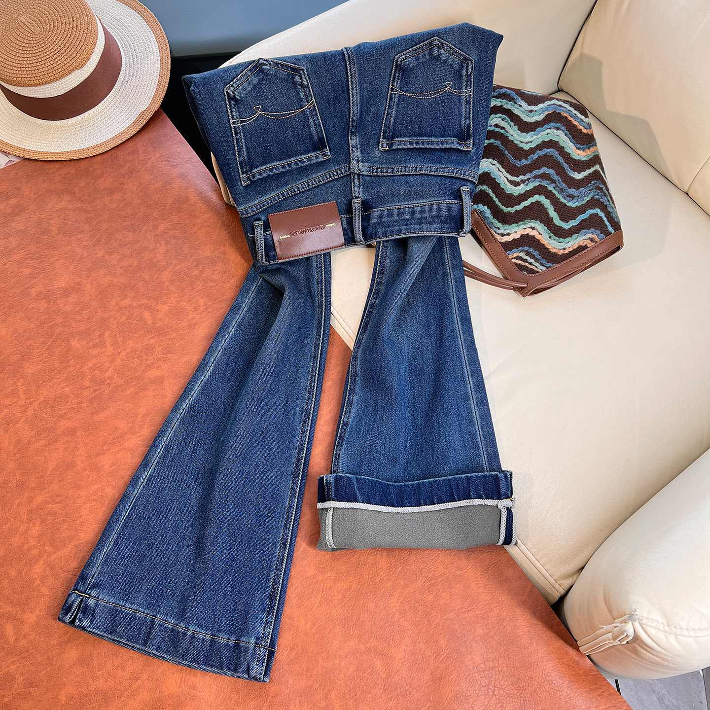 腿精！蓝色加绒微喇牛仔裤女秋冬2025新款修身高腰显瘦植绒喇叭裤,女装/女士精品,牛仔裤,淘宝优惠券,粉丝福利购,淘宝优惠卷