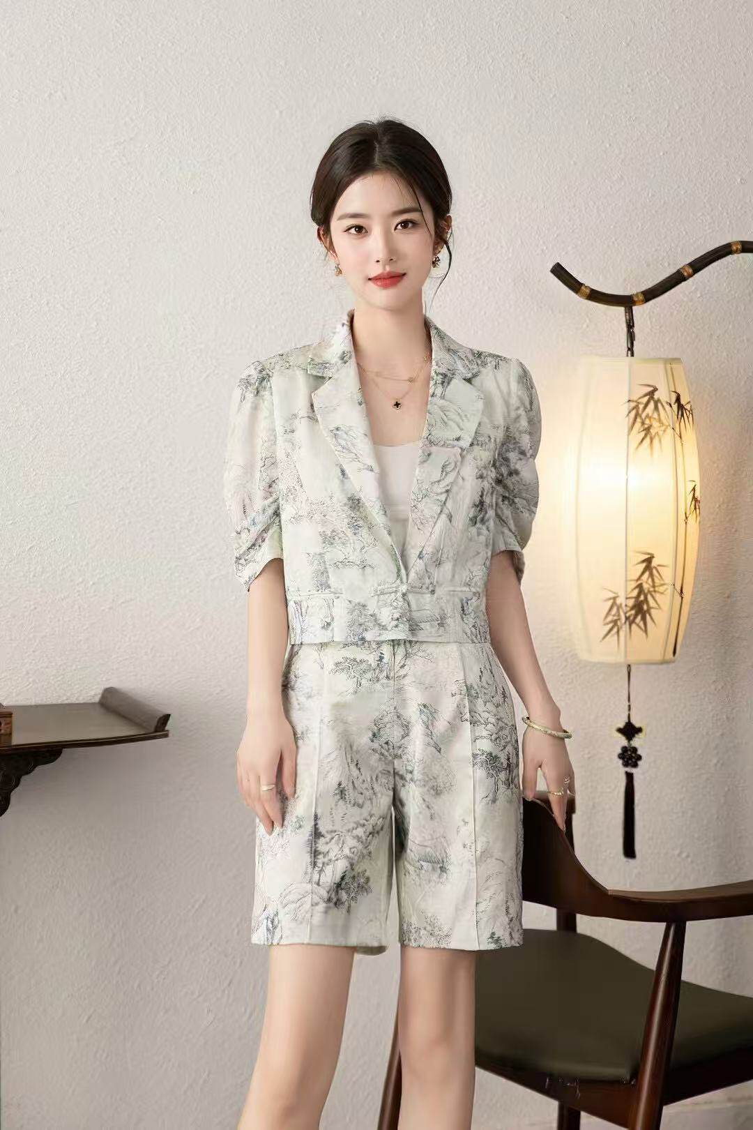  新中式水墨印花西装套装女夏季短款盘扣外套高腰五分短裤两件套