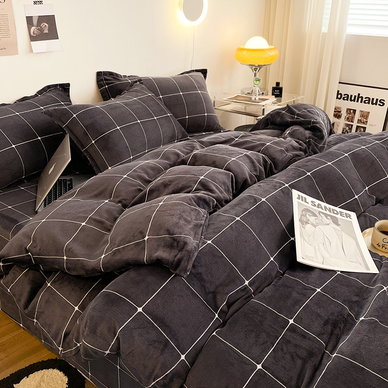 牛奶绒卡通北极鹿深蓝床上四件套加厚珊瑚绒水晶绒毛绒宿舍三件套