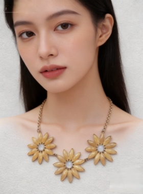 2026新款女项链花朵吊坠项链女精致时尚小众设计感女生细项链饰品