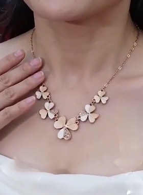 2026新款女项链三叶草花朵项链女轻奢小众设计感高级感锁骨链颈链