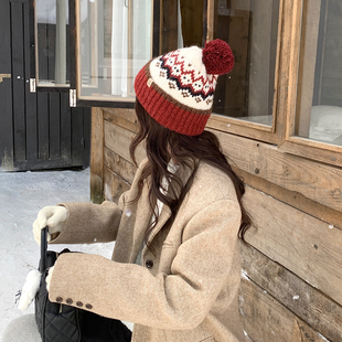 Deepsea深海 自带节日氛围感费尔岛风毛线帽女冬季毛球针织护耳帽