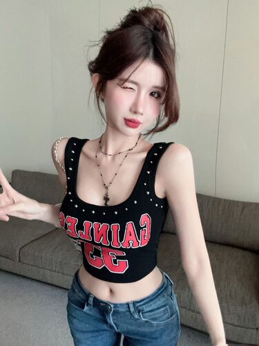 印花铆钉吊带背心短款修身上衣