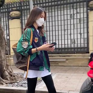 2025小众拼接外搭女秋冬新款宽松美式绣花上衣百搭休闲外套风衣