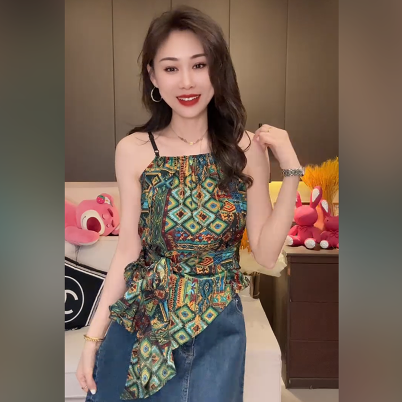 欧货洋气减龄肚兜超好看上衣别致民族风印花吊带背心T恤女春季