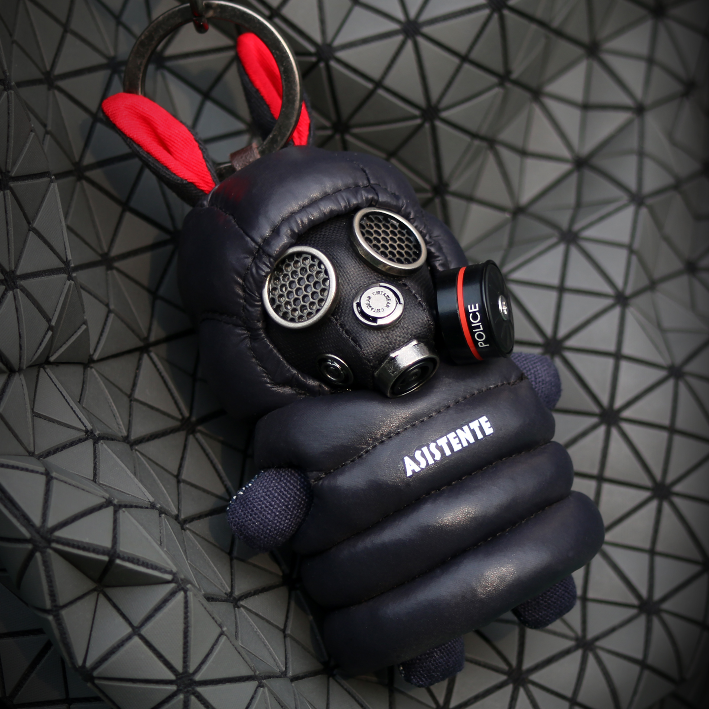 蒸汽精灵戴防毒面具的防爆服兔子