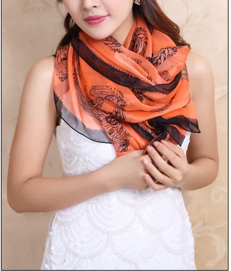 橘色斑马纹M骷髅头大方巾女纯真丝夏季新款高档外搭披肩薄款围巾