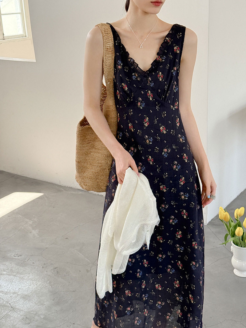 黑底碎花亚麻背心连衣裙女夏季V领蕾丝高腰显瘦度假长裙