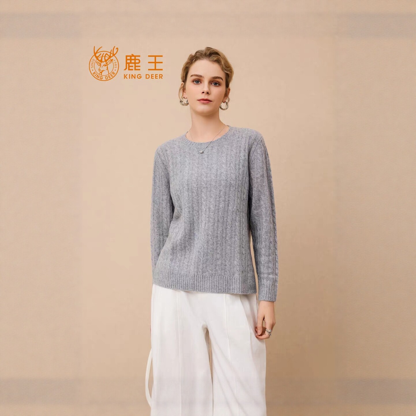 鹿王山羊绒女圆领保暖绞花套头