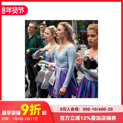 【预售】相对陌生人 Relative Strangers 原版英文摄影作品集 善本