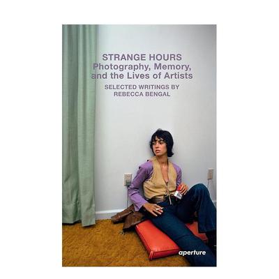 【预售】英文原版 奇怪的时光 Strange Hours: Photography, Memor
