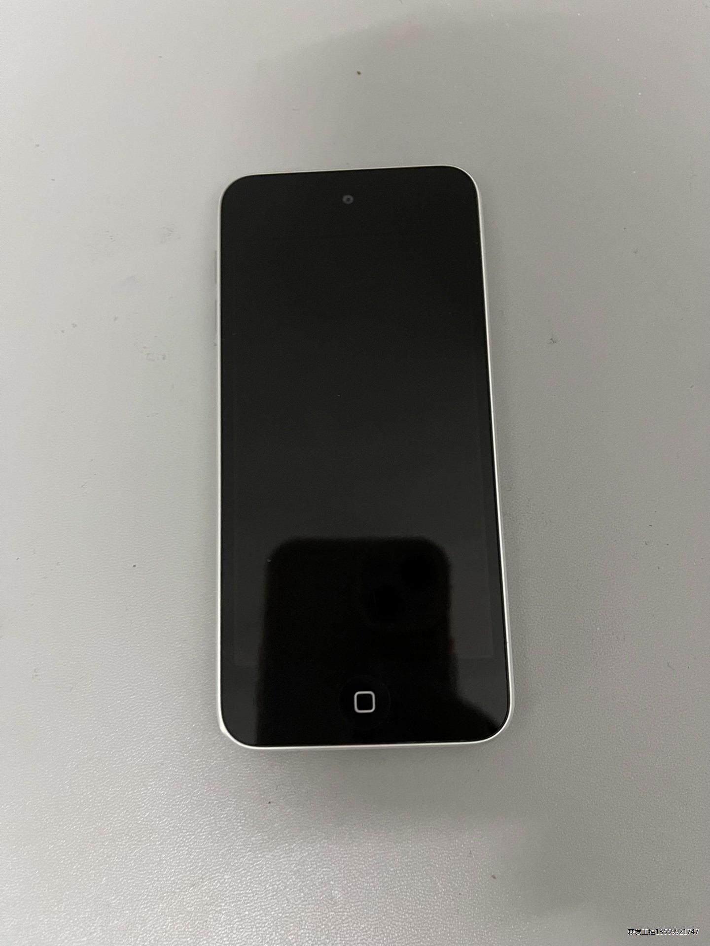 ipod touch5 ,型号A1509,16G,品色9.8
