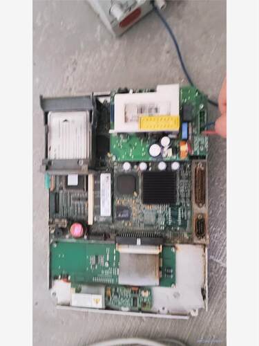 施耐德触摸屏 XBTF034510，程序卡XBTMEM16，议价商品